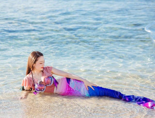 吉娜的身材有多好，看她穿的美人鱼裙子，网友：郎朗真是捡到宝了
