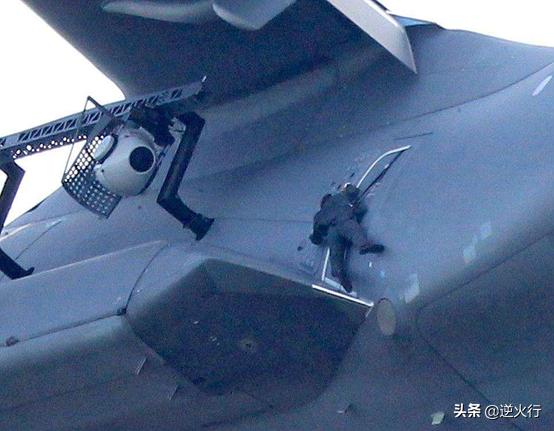 欧洲的标准运输机！能当加油机的A400M！西方最大