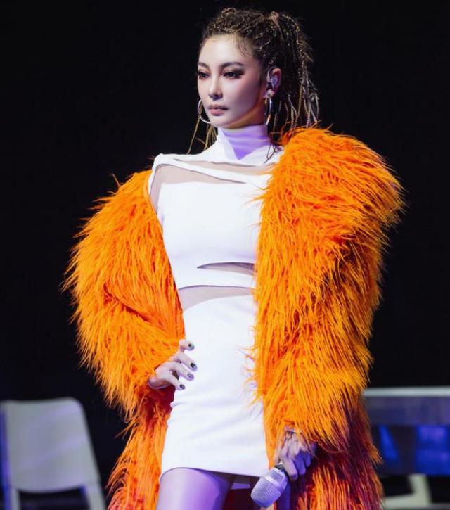 张雨绮年轻时有多美？自曝9岁被叫“狐狸精”，