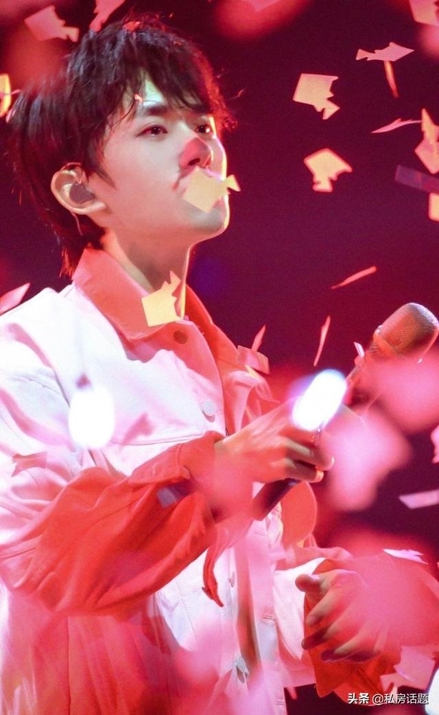 易烊千玺，一个被娱乐圈宠爱的人，你喜欢吗？