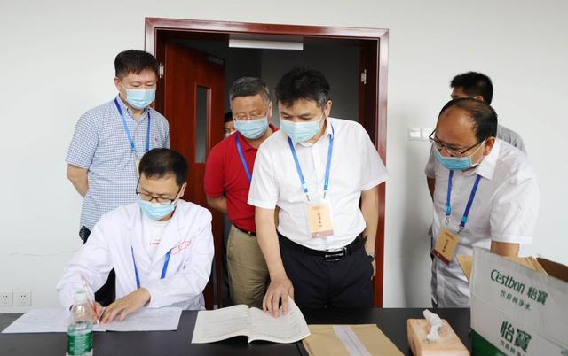 省、市督导组到南昌市洪都中医院督导医师资格考试工作