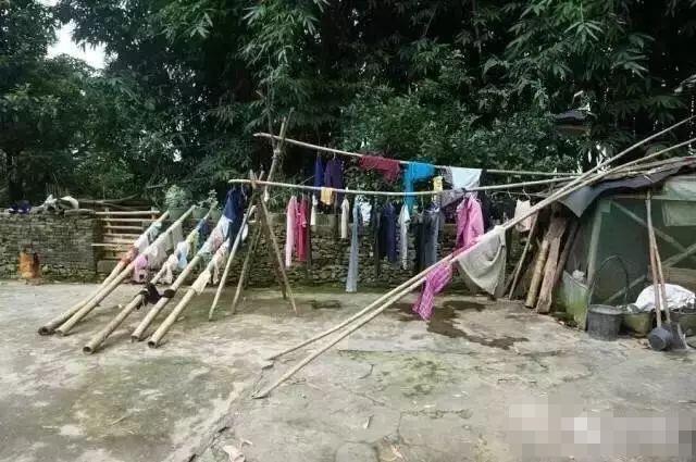 21年生15个孩子，75岁老汉成网红，如今一家17口过