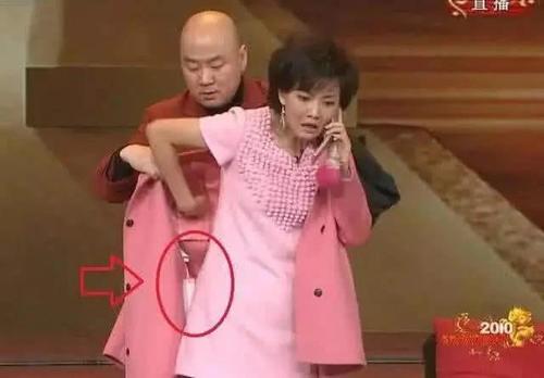 笑到胃痛的穿帮镜头：刘亦菲挺起胸膛，熊二的尾巴怎么回事？