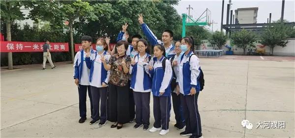濮陽市第十中學進行初中畢業典禮