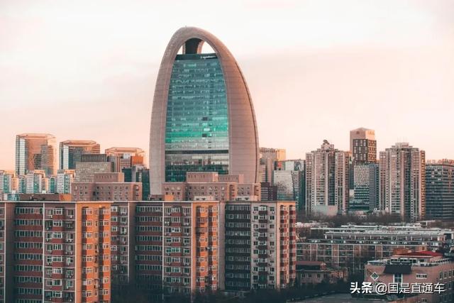 罕见！新房“万人摇”、学区房“凶猛”、一线