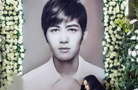 拍戏用演员照片做“遗照”，真的不怕出事吗？原来导演自有妙计