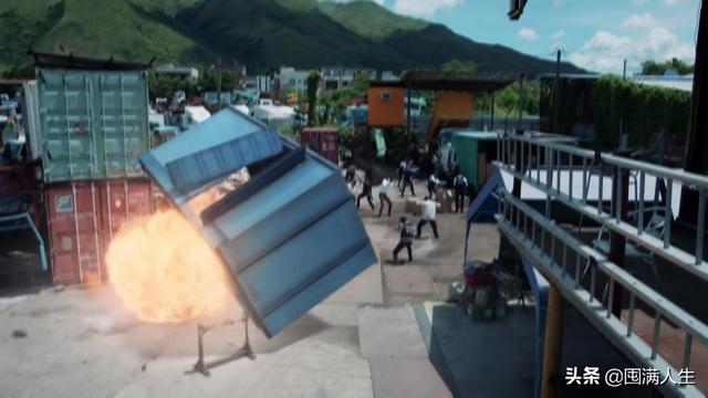 《战毒》男一号的登场方式，内地顶流男星都会