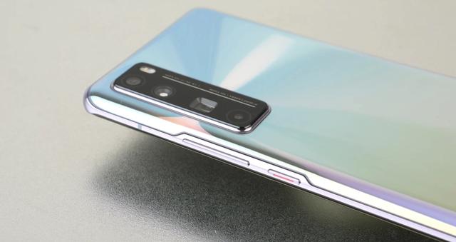 OPPO、VIVO落后了？一顿操作猛如虎！华为线下已超