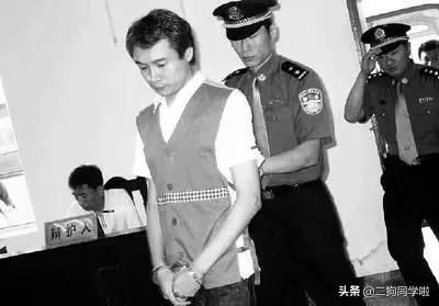 46岁“虚竹”高虎：拍戏撞死灯光师，装修电死工