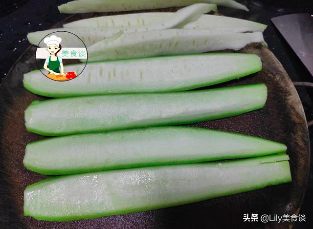 热天要多吃蒸菜，这菜蒸一蒸，8分钟上桌，又鲜又营养，家人爱吃