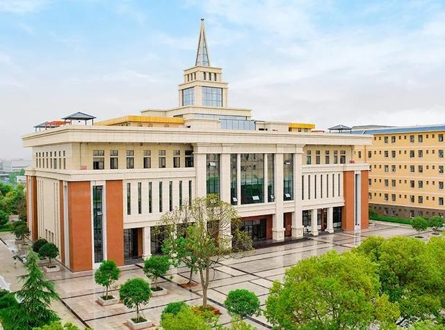 绵阳这所民办大学拥有众多国省市级荣誉，学费普遍低于同类院校