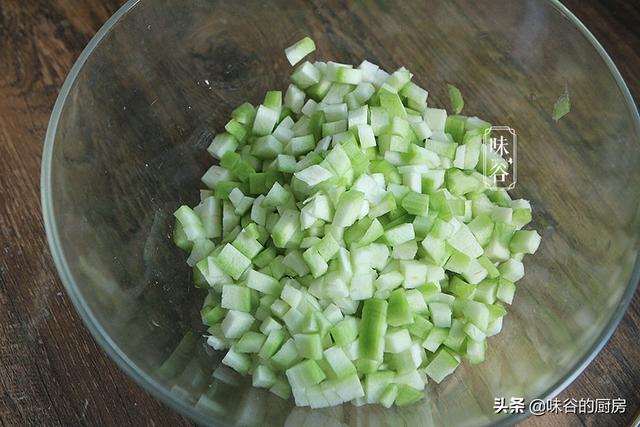 明日入伏，不吃肉也要吃这瓜，做成早餐饼，清热解暑，孩子不挑食