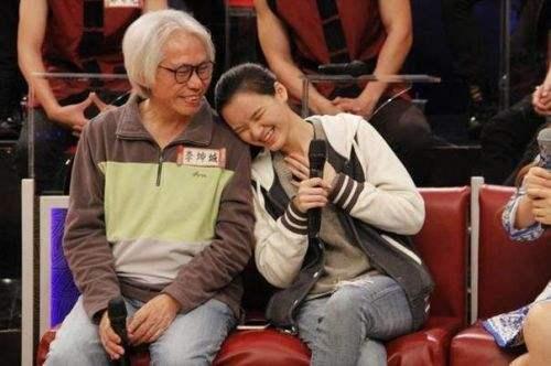 引狼入室？57岁李坤城与朋友女儿互许终身，相恋时女方年仅17岁