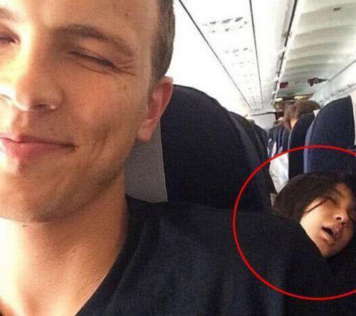 明星睡姿被偷拍，杨洋侧颜养眼，baby毁形象，热巴真的吓到我了！