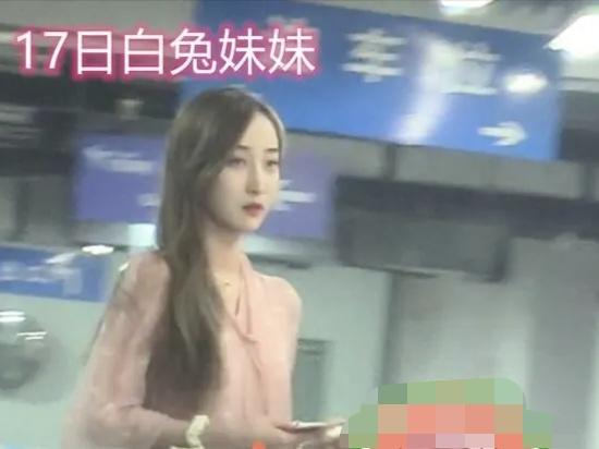 林更新4天夜会两美女！身旁女伴常年不重样，却没有一人获名分？