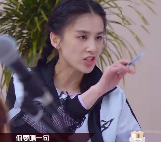 黄圣依黑历史被扒，海陆吃瓜点赞，网友纷纷为其澄清：肯定是手滑