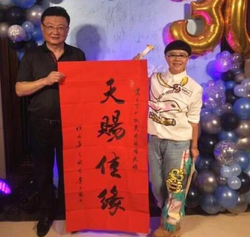 “金龟子”与“国脸”王宁的爱情故事，从校服到婚纱他们一如既往