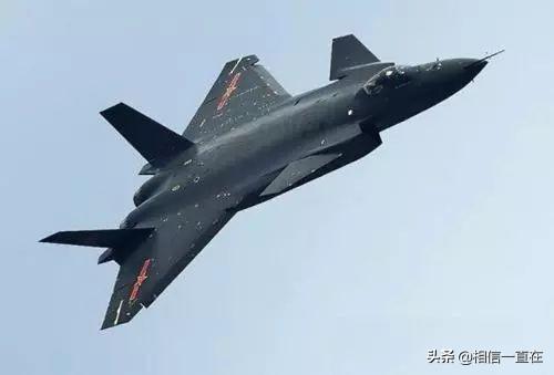 中国首款第四代战斗机歼-20飞机，具备超强隐形