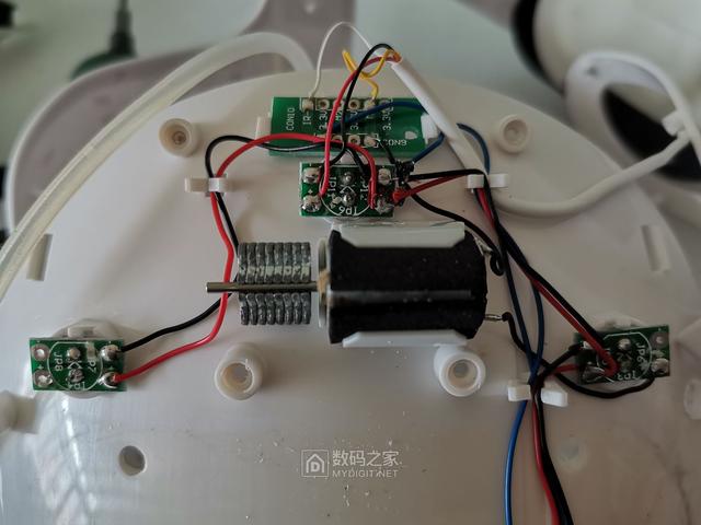 售价昂贵！详细拆解头部按摩器，带你一探内部功能与构造！