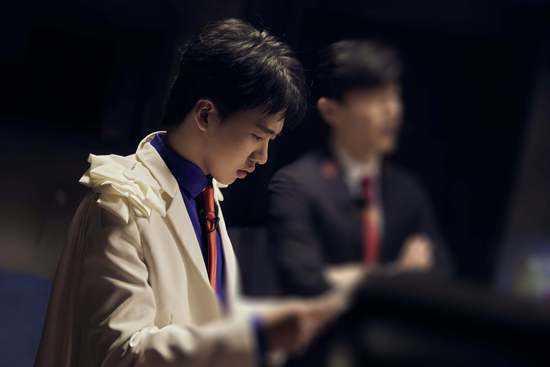 德云社“入不敷出”，少班主郭麒麟成劳模，连