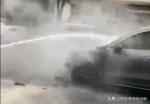 突发：造车新势力理想ONE发生第一宗起火燃烧事