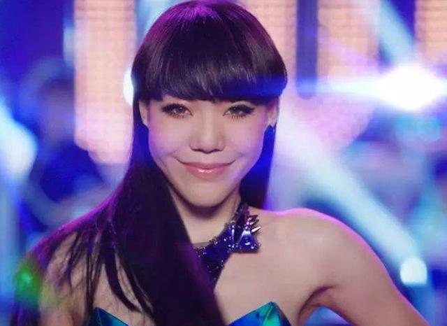 受导师青睐一炮而红，好声音曾经的门面，如今沦落到县城商演