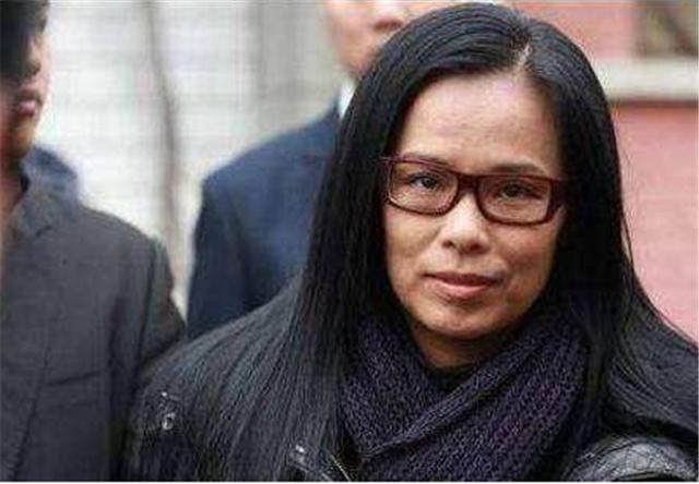 被骂“小三”远嫁异国“遭家暴”，国际女星韦唯又出跨国新恋情