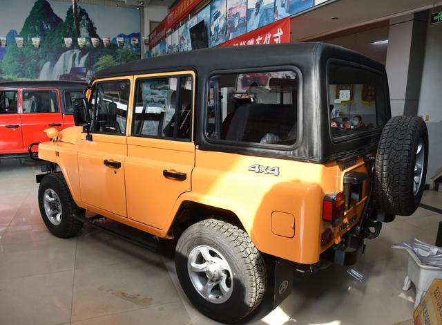 北汽的廉价“牧马人”，2.8T配四驱，离地215mm，