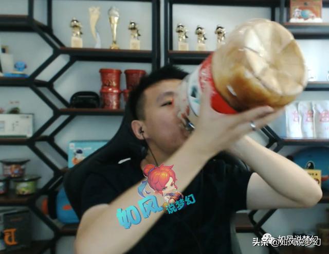 梦幻西游：老王喝2瓶可乐欢迎陈无敌，《新资料片》召唤兽穿衣服