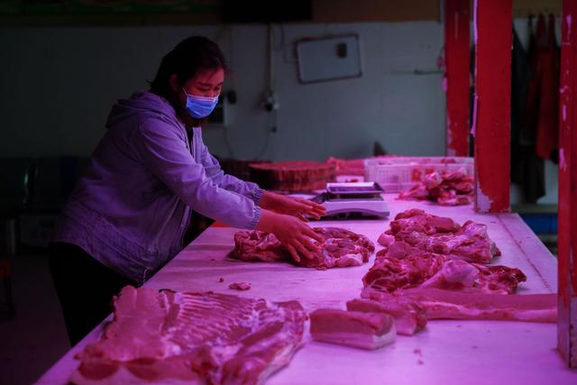 何时能吃上便宜肉？刘永好、周琳“不谋而合”