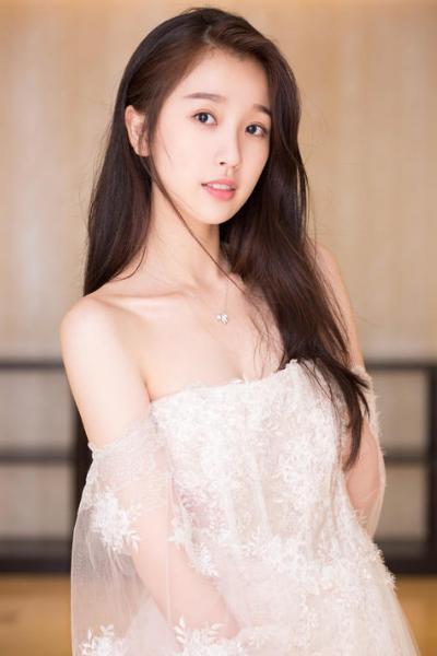 虞书欣小号再发文吐槽，朋友圈内容被卖，粉丝主动帮其出主意