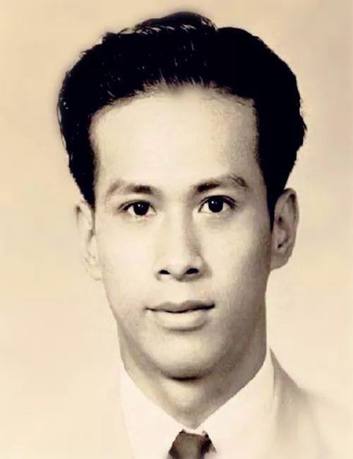 李嘉诚花3000万将李嘉欣带回家，次日原配就暴毙家中