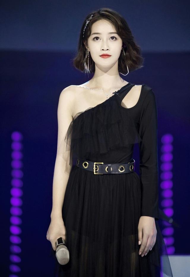 《乘风破浪的姐姐》凭什么就能一下子火起来呢？看图就知道