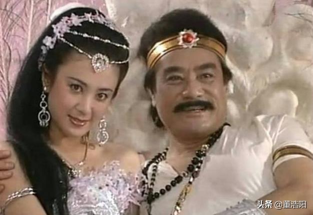 同样是妲己的尾巴，范冰冰像金属，霍思燕最还