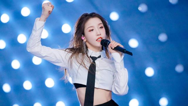 姜贞羽含泪发文退赛，《创3》失去“异域”美女