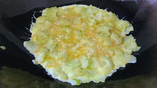 天气热，广东人经常吃这一道美味家常菜，清热下火又好吃