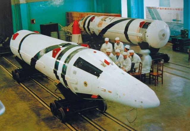 我国要100枚东风41？战略核潜艇才是重点，09II和09IV有太多不足