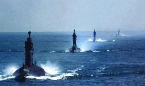 Ǳͧ�ϸ��������Ϊ����Ա�������ϳ��գ�����Ϊ�˼�ѹ