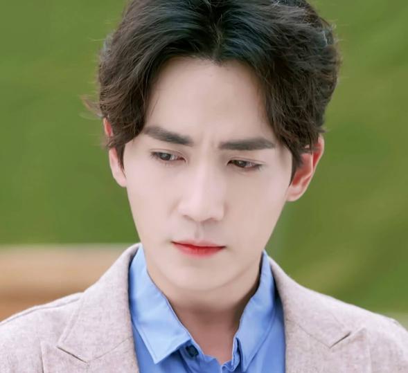 杨紫新剧定档8月，同期对手强大，谁能胜出还要