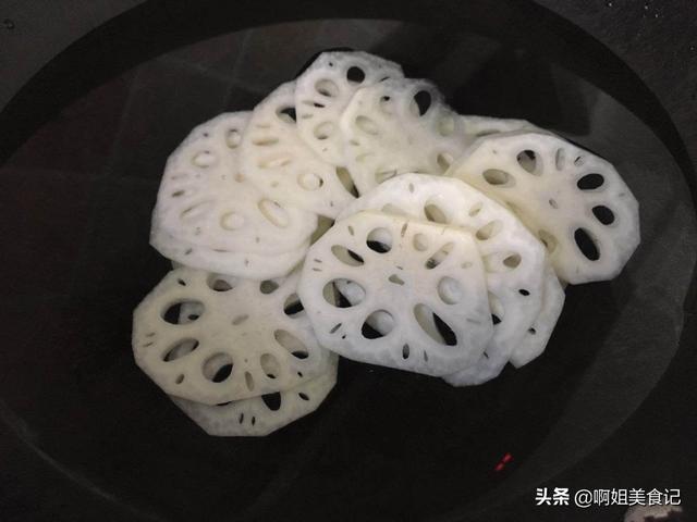 立秋将至，这道菜记得要多吃，蒸一蒸10分钟就上桌，健康又美味
