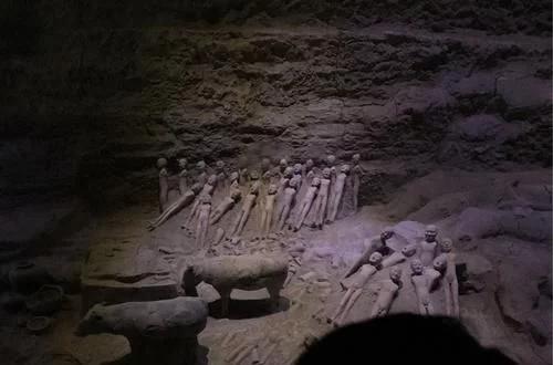 古代皇帝修建陵墓，为何怕挖见“石母”？“石母”到底是什么？