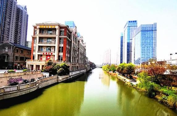 厉害！中国投资500亿建成的步行街，全长达1.5公里，就在武汉
