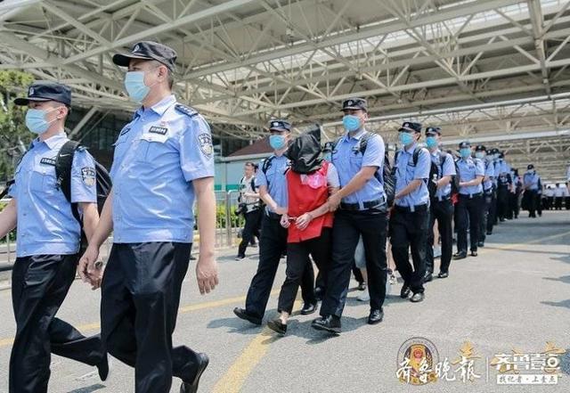 主播|121名美女主播被押解回青岛 120余涉案人员被押解回青