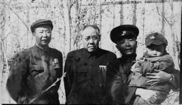 他是开国中将，一生共17次负重伤，中弹后竟然刮