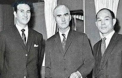 黑帮、赌王、美女、5000亿，一个犹太“渣男”留