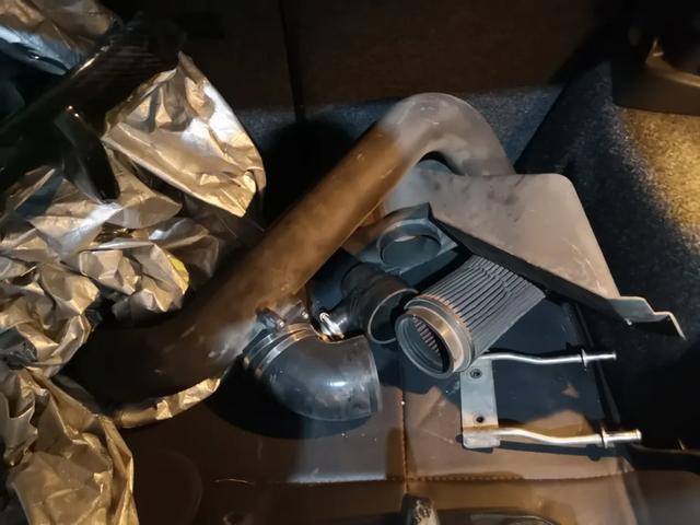 大众旗下的顶级性能小钢炮——高尔夫R，只有懂车的人才会买吧