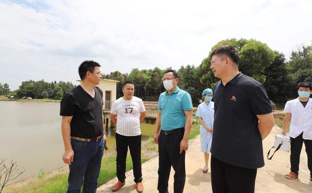 南昌市洪都中医赴定点帮扶贫困村送医送药助力防汛