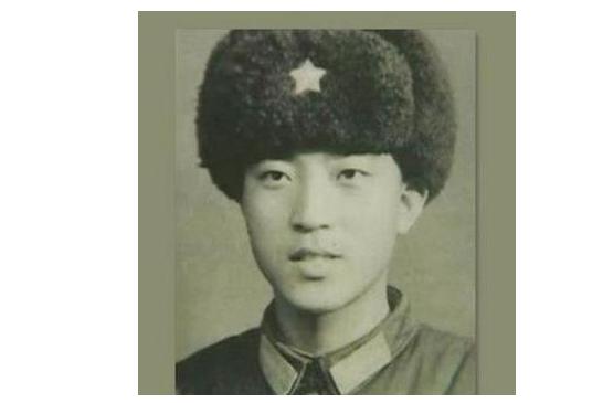 2000年，牛群为贫困学校募捐，却遭质疑被逼“裸