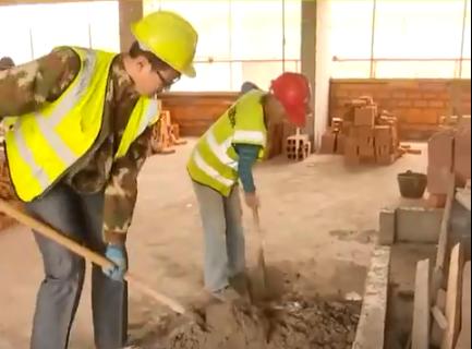 清华|工地为考入清华暑期打工男生加薪 老板每天多给50元鼓励