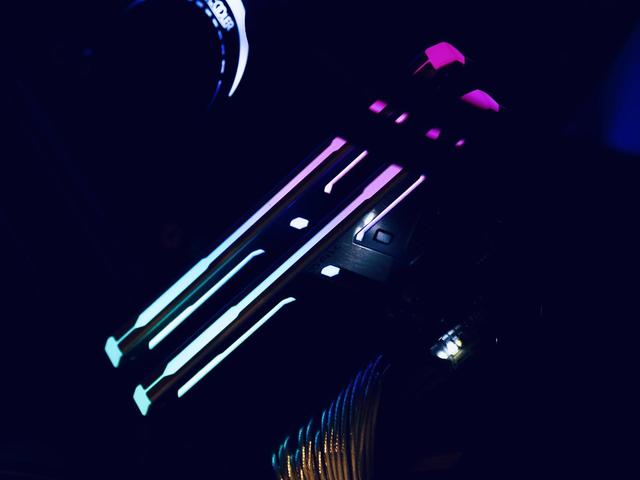 微星MPG Z490 GAMING CARBON WIFI主板开箱小测